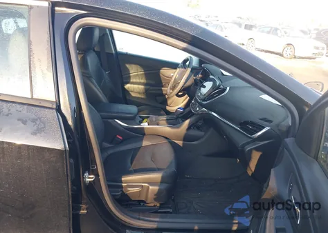 2017 Chevrolet Volt Premier z USA, uszkodzony, nr VIN 1G1RD6S59HU199182